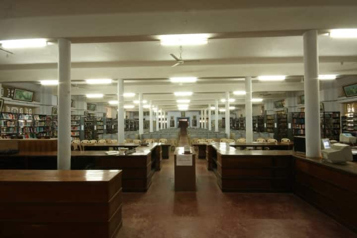 Sacred Heart College campus in Kochi, Kerala, India — photo 2