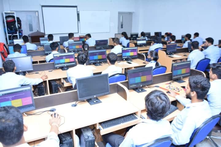 United University campus in Allahabad, Uttar Pradesh, India — photo 5