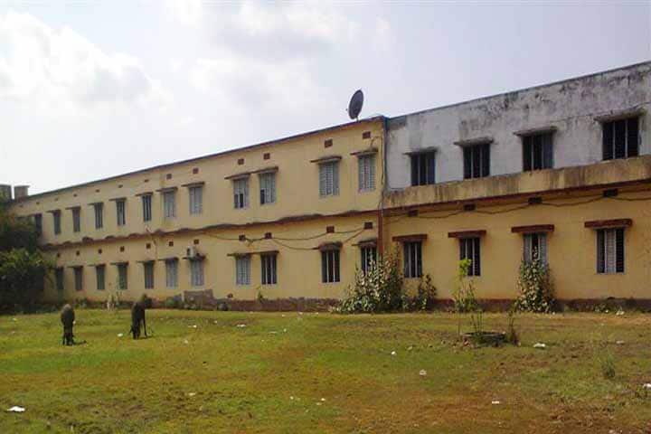 YVNR Government Degree College campus in Eluru, Andhra Pradesh, India — photo 1