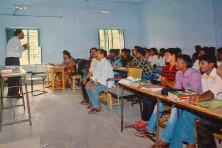 YVNR Government Degree College campus in Eluru, Andhra Pradesh, India — photo 6