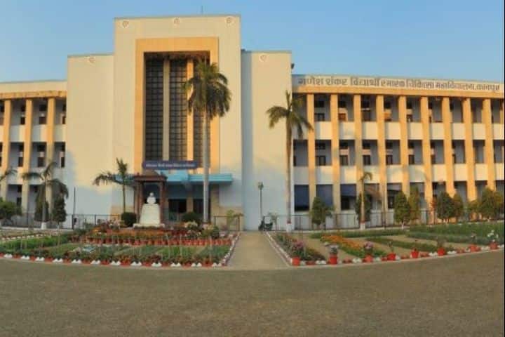 GSVM Medical College campus in Kanpur, Uttar Pradesh, India — photo 4