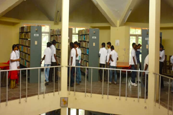 Shree Velagapudi Ramakrishna Memorial College campus in Guntur, Andhra Pradesh, India — photo 3