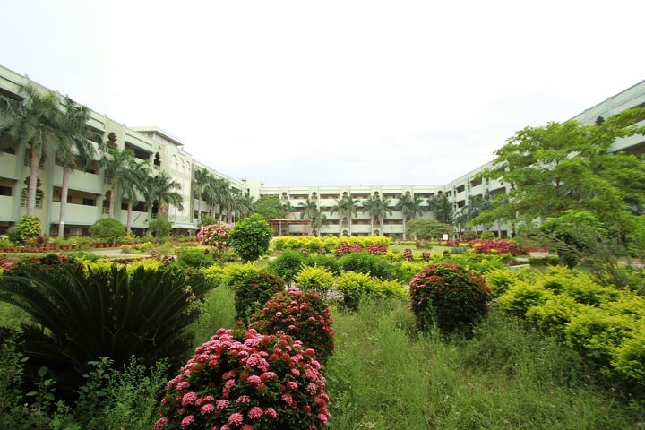 Sri Durga Malleswara Siddhartha Mahila Kalasala campus in Vijayawada, Andhra Pradesh, India — photo 1