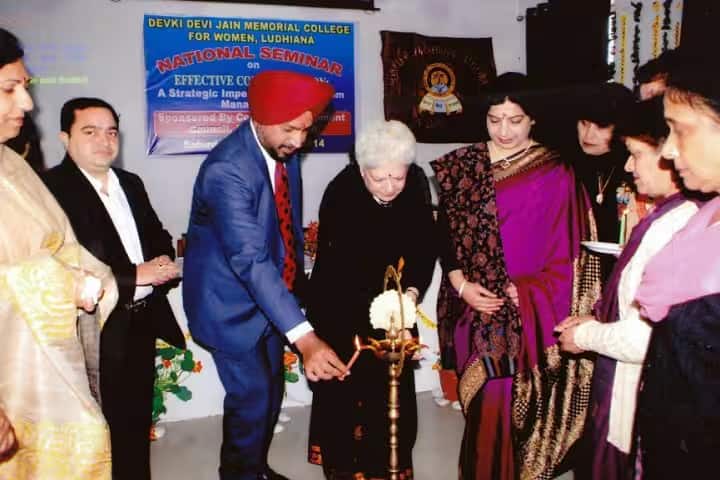 Devki Devi Jain Memorial College for Women campus in Ludhiana, Punjab, India — photo 4