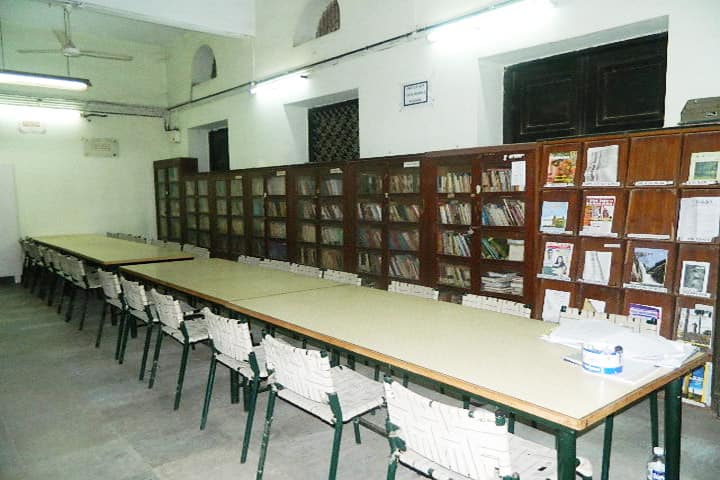 L D Arts College campus in Ahmedabad, Gujarat, India — photo 3