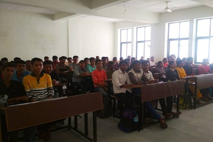 Matoshri Institute of Pharmacy campus in Dhanore, Maharashtra, India — photo 3