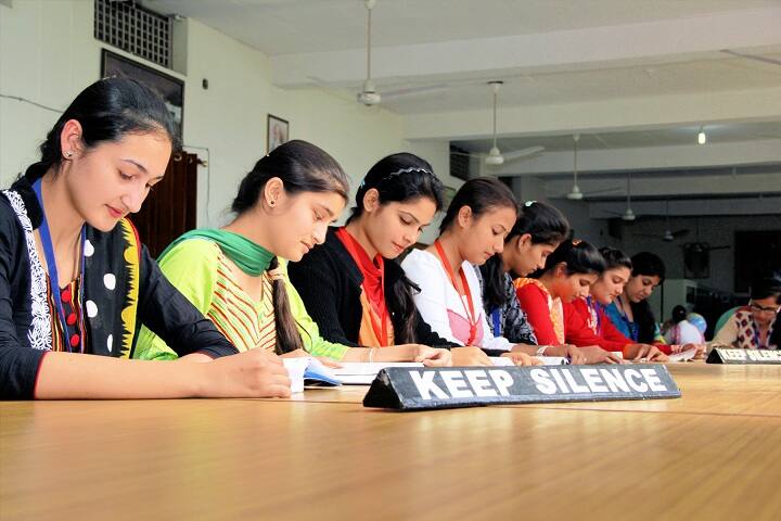 Dasmesh Girls College campus in Hoshiarpur, Punjab, India — photo 4