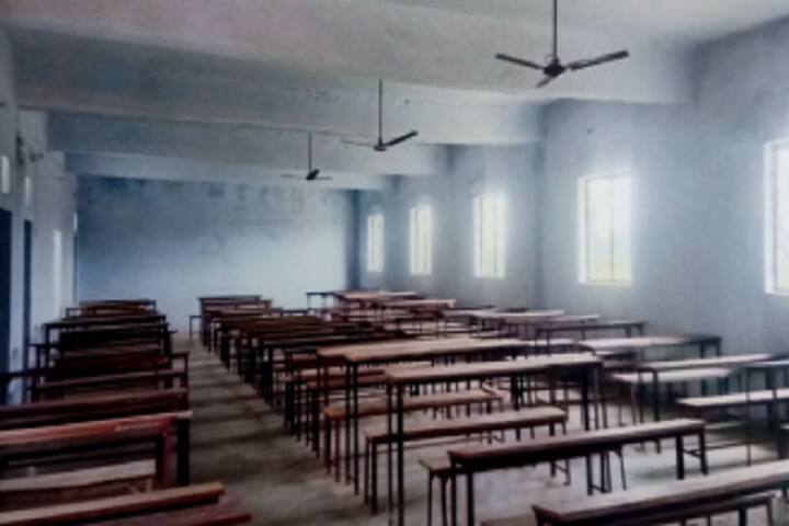 Swargiya Bhagwanti Devi Degree College campus in Allahabad, Uttar Pradesh, India — photo 3