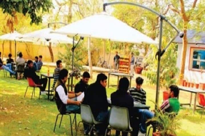 Mahaveer College of Commerce campus in Jaipur, Rajasthan, India — photo 3