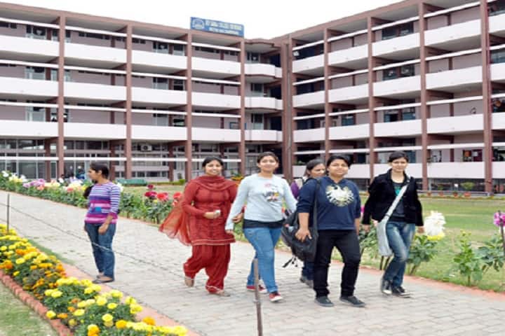Dev Samaj College for Women campus in Chandigarh, India — photo 1