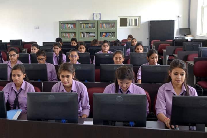 Kanoria PG Mahila Mahavidyalaya campus in Jaipur, Rajasthan, India — photo 3