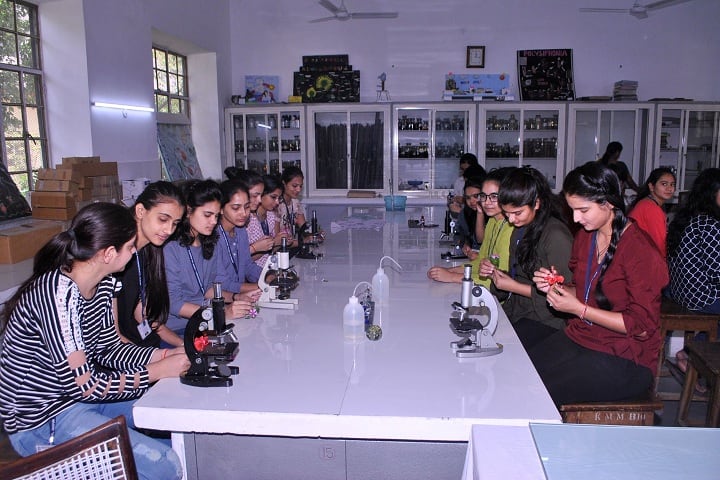 Kanoria PG Mahila Mahavidyalaya campus in Jaipur, Rajasthan, India — photo 4