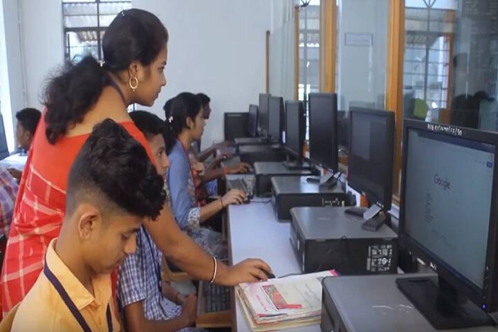 Vivekanand College campus in Kolhapur, Maharashtra, India — photo 4