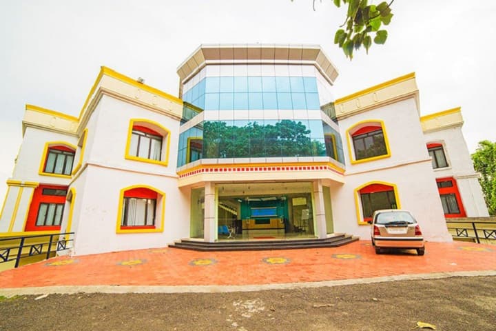 Ilahia College of Engineering and Technology campus in Ernakulam, Kerala, India — photo 1