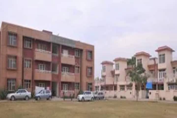 Maharishi Markandeshwar College of Nursing campus in Mullana, Haryana, India — photo 1