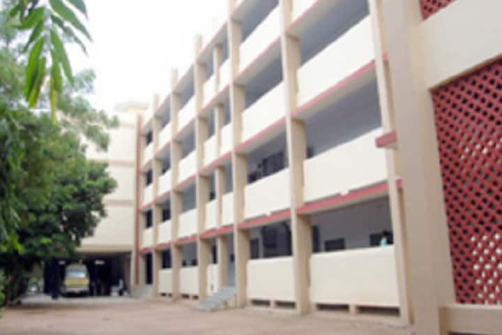 C C Sheth College of Commerce campus in Ahmedabad, Gujarat, India — photo 1