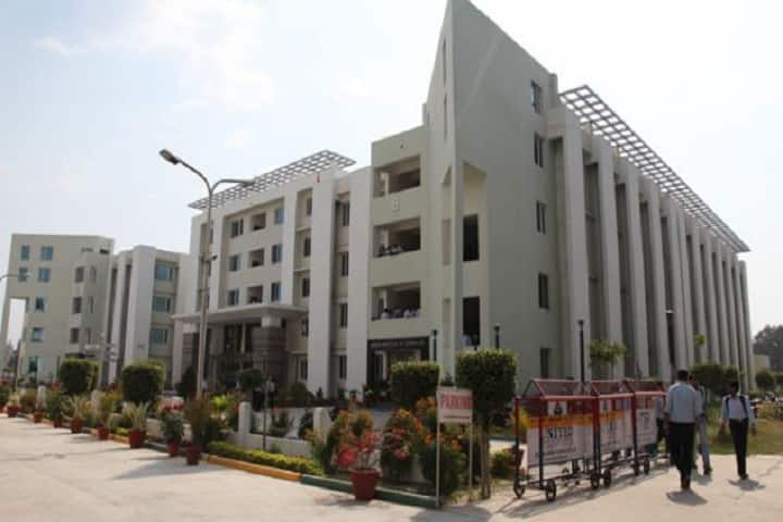 United Institute of Pharmacy campus in Allahabad, Uttar Pradesh, India — photo 1