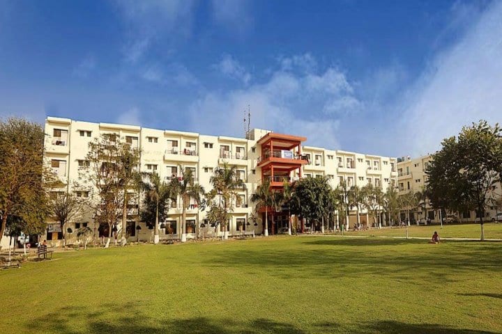 Desh Bhagat University campus in Mandi Gobindgarh, Punjab, India — photo 1