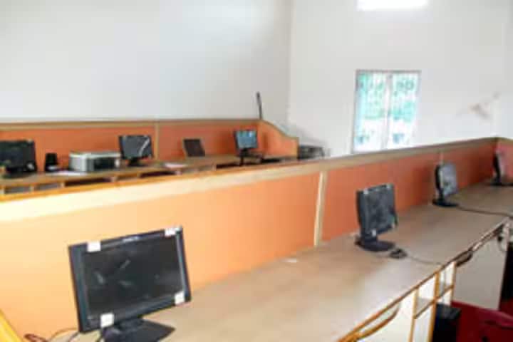 Dev Indrawati Mahavidyalaya campus in Katehari, Uttar Pradesh, India — photo 3