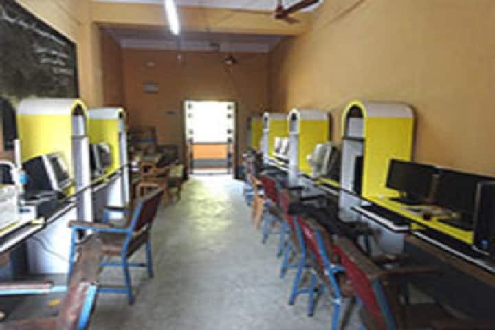 Murshidabad Adarsha Mahavidyalaya campus in Harharia Chak, West Bengal, India — photo 5