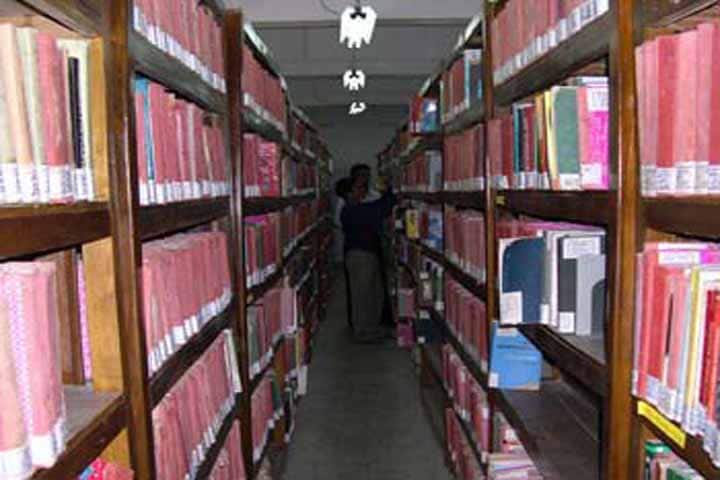 Dhote Bandhu Science College campus in Gondia, Maharashtra, India — photo 6