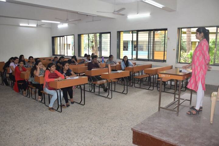 L S Raheja College of Arts and Commerce campus in Mumbai, Maharashtra, India — photo 3