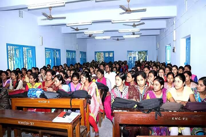 Krishnagar Women's College campus in Krishnanagar, West Bengal, India — photo 2