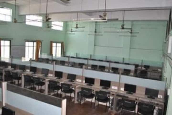SES Polytechnic campus in Solapur, Maharashtra, India — photo 3
