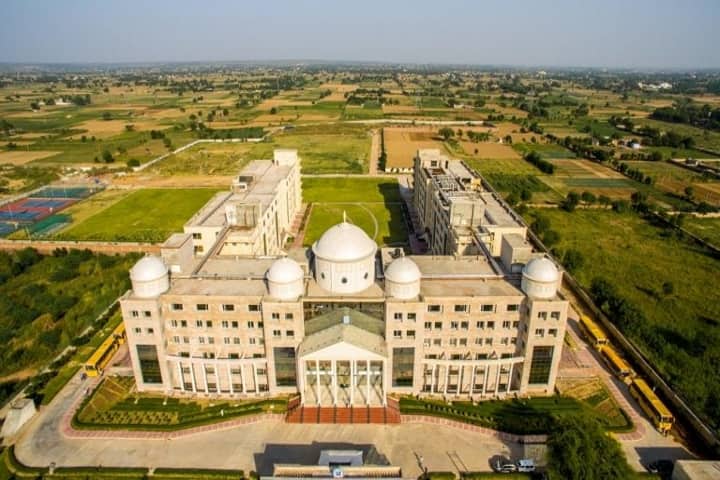 K R Mangalam University campus in Sohna, Haryana, India — photo 3