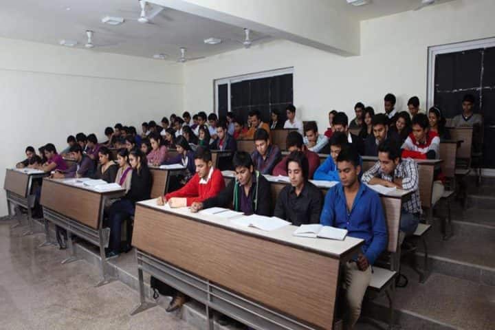 K R Mangalam University campus in Sohna, Haryana, India — photo 4