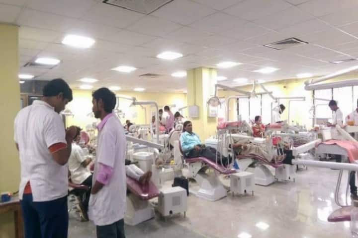 Dr R Ahmed Dental College and Hospital campus in Kolkata, West Bengal, India — photo 2
