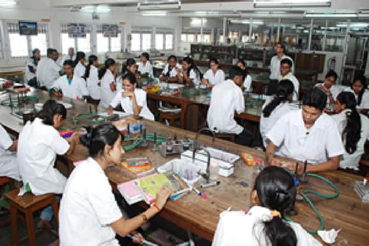 Vivekanand Education Society's College of Arts campus in Mumbai, Maharashtra, India — photo 5