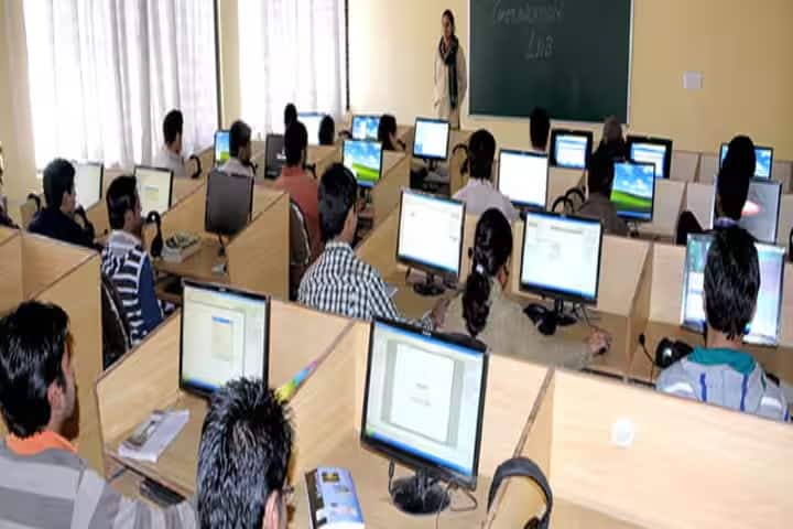 Maharaja Agrasen College campus in Jagadhri, Haryana, India — photo 3