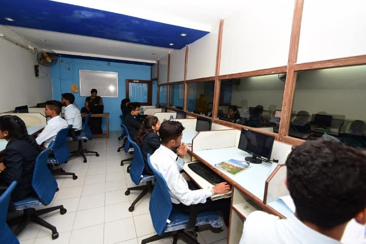 Sant Rawool Maharaj Mahavidyalaya campus in Sawantwadi, Maharashtra, India — photo 4
