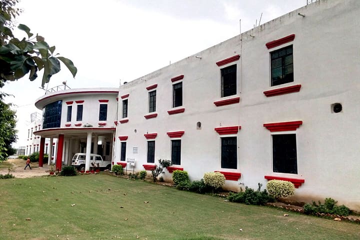 SRLT Group of Institutions campus in Etawah, Uttar Pradesh, India — photo 2