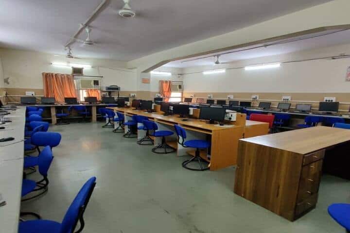 MKHS Gujarati Girls College campus in Indore, Madhya Pradesh, India — photo 5