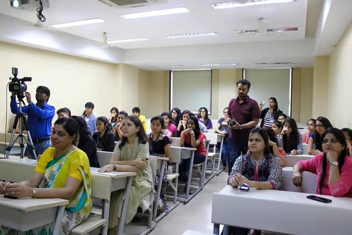 Usha Pravin Gandhi College of Art Science and Commerce campus in Mumbai, Maharashtra, India — photo 2