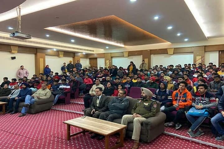 Kamla Lohtia Sanatan Dharam College campus in Ludhiana, Punjab, India — photo 2
