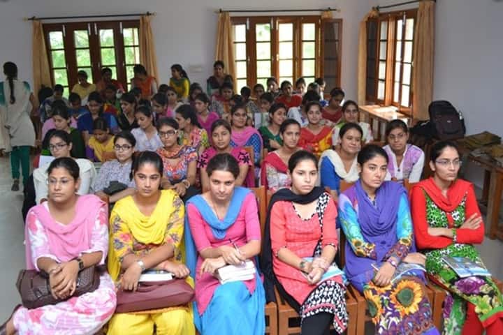 Khalsa College for Women campus in Ludhiana, Punjab, India — photo 3