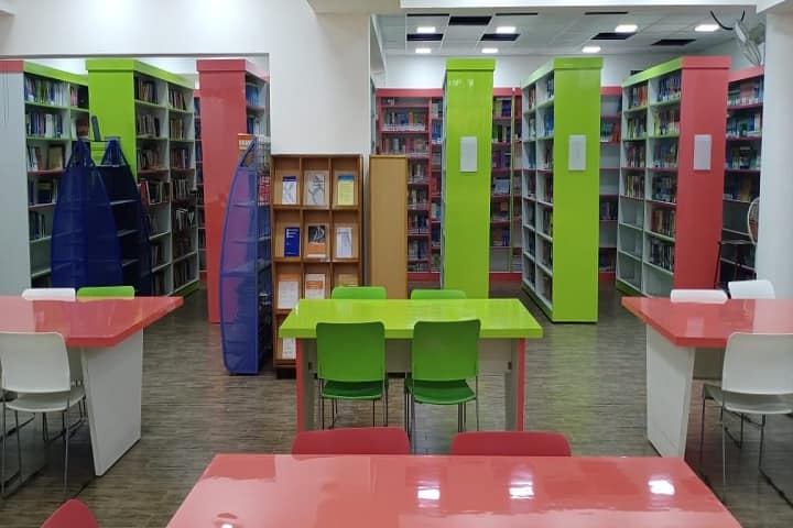 Sindhi College campus in Bangalore, Karnataka, India — photo 5