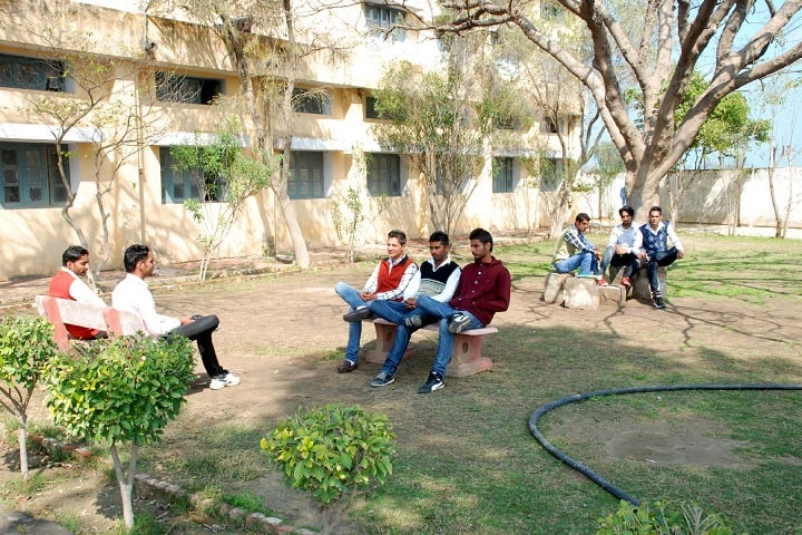 Guru Nanak Government College campus in Moga, Punjab, India — photo 1
