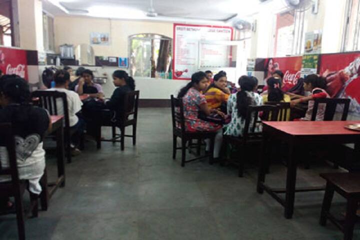 Bethune College campus in Kolkata, West Bengal, India — photo 3