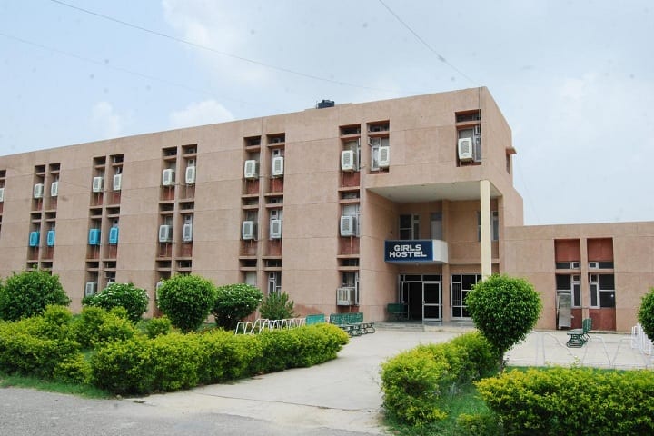 Dashmesh Girls College campus in Bathinda, Punjab, India — photo 3