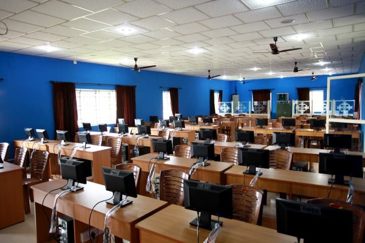 MES Keveeyam College campus in Malappuram, Kerala, India — photo 4