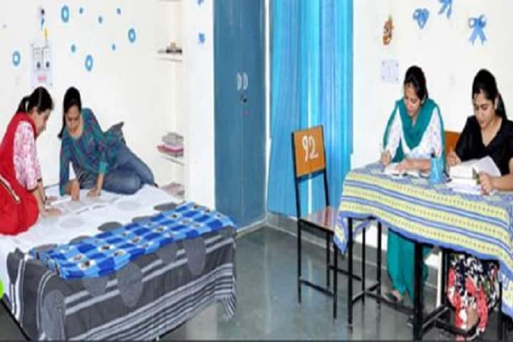 Guru Gobind Singh College for Women campus in Chandigarh, India — photo 5