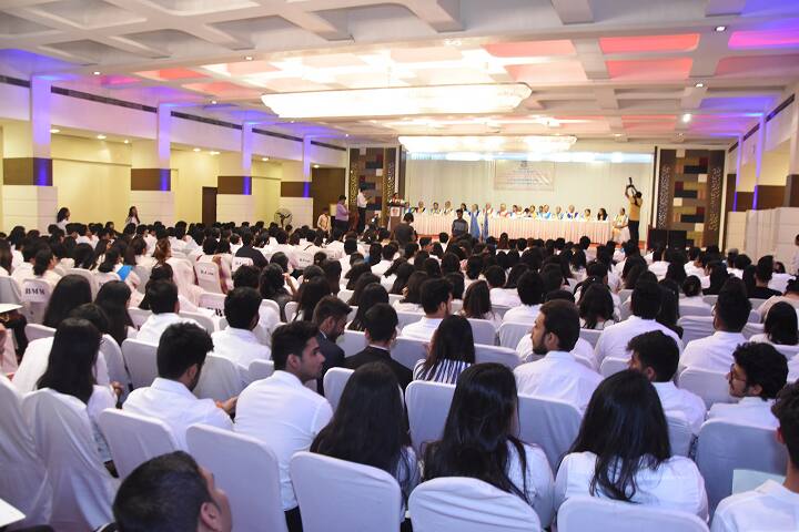 Malini Kishor Sanghvi College of Commerce and Economics campus in Mumbai, Maharashtra, India — photo 3