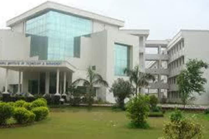 Saroj Institute of Management and Technology campus in Lucknow, Uttar Pradesh, India — photo 1