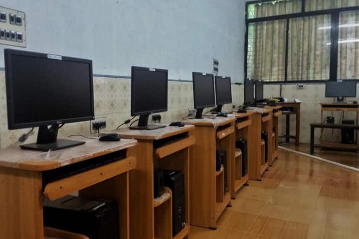 Sree Kerala Varma College campus in Thrissur, Kerala, India — photo 5