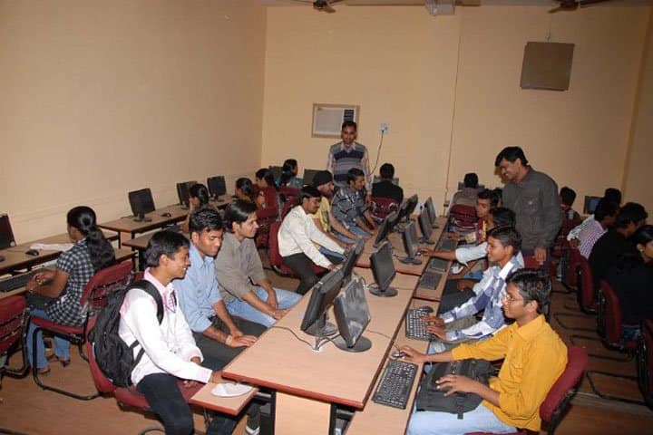 GS College of Commerce and Economics campus in Jabalpur, Madhya Pradesh, India — photo 5
