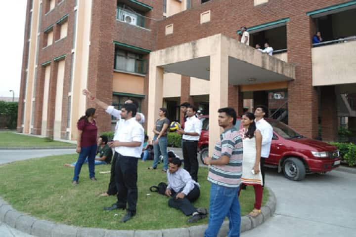Jaipuria Noida campus in Noida, Uttar Pradesh, India — photo 2